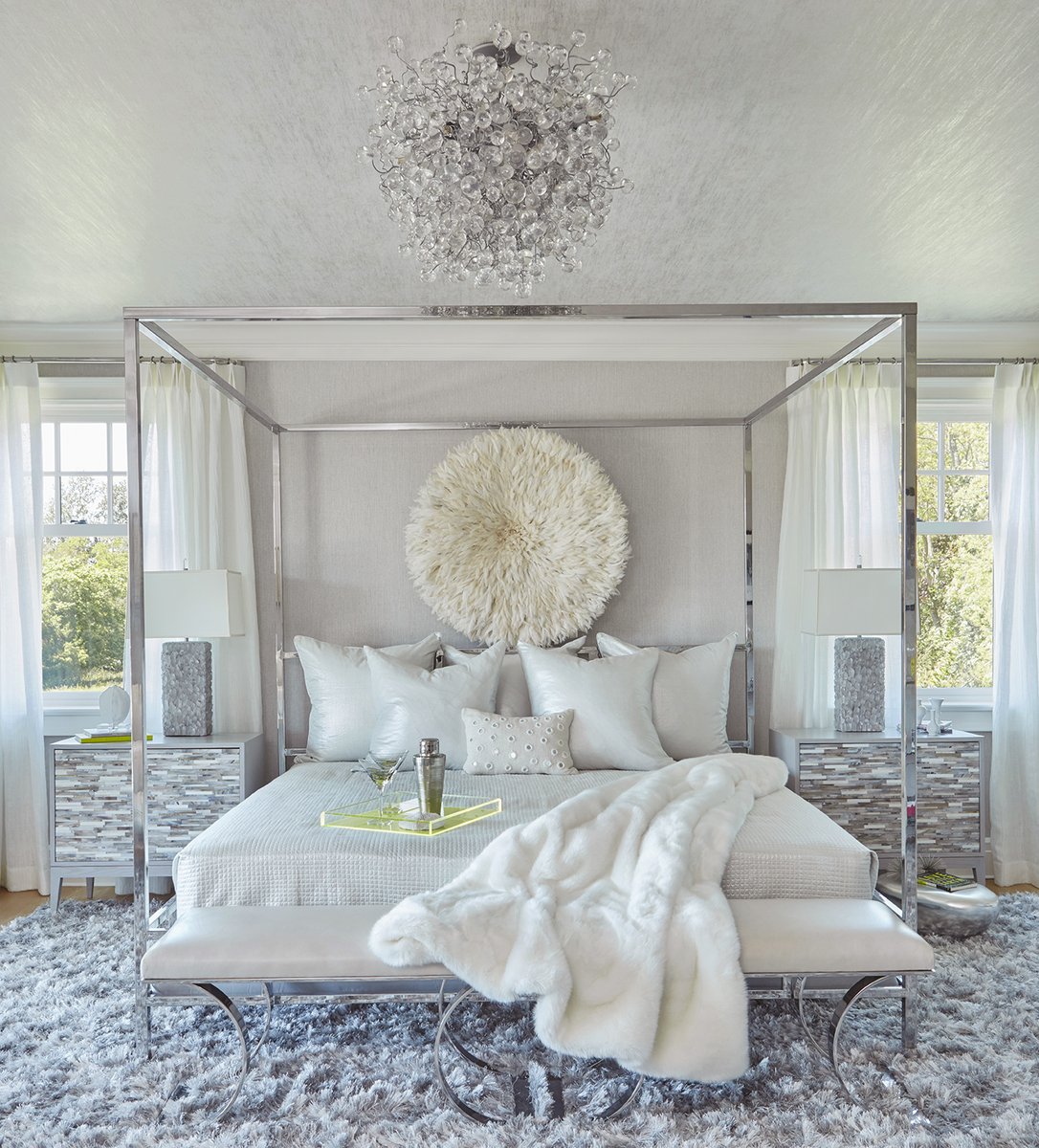 Top Designers Share Hot Trends in Home Decor You Need to Know: hgtv.com/design/home-to…

Thrilled to have our beach glam bedroom be a part of the <a href="/HolidayHouseNY/">Holiday House</a> Virtual Showhouse on HGTV!  

#melanieroydesign #HHxHGTVvirtualshowhouse #interiordesign #hgtv photo: <a href="/mentistudio/">Anastassios Mentis</a>