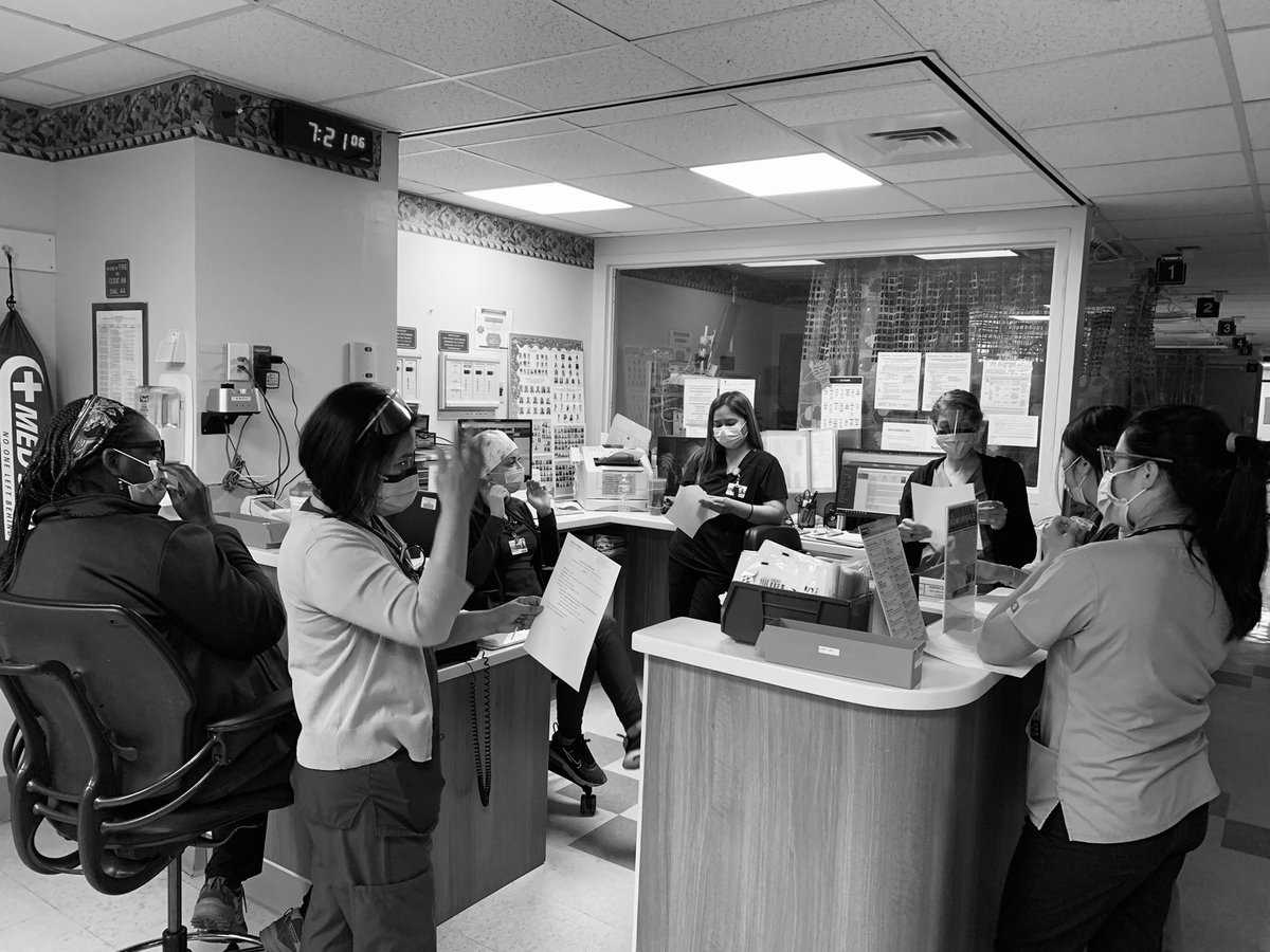 PACU UPC Chair Kim gets staff input on a new #nursedriven discharge process.  Great job spearheading this collaborative initiative, Kim! ✍️💫#EvidenceBasedPractice <a href="/malounypbmh/">maria luisa quidilla</a> <a href="/AlanLee9023/">Alan Lee</a> <a href="/ErnestoPMir/">Ernesto Perez-Mir</a>