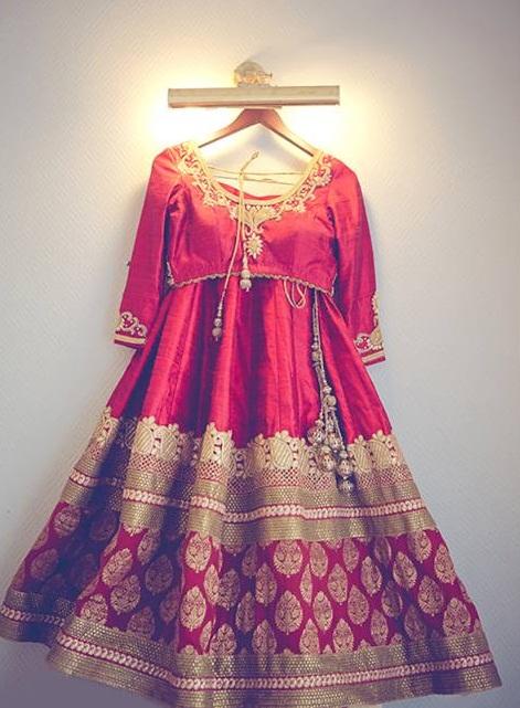 VarunaJithesh's tweet image. red wedding lehenga by Varuna Jithesh 
#varunajithesh #weddinglehenga #lehenga #hyderabadlehenga #hyderabadwedding