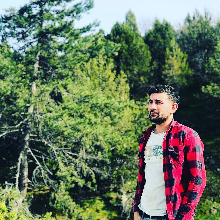 Ya Kürt ol Yada kürt olarak ol 

#AhmetKaya