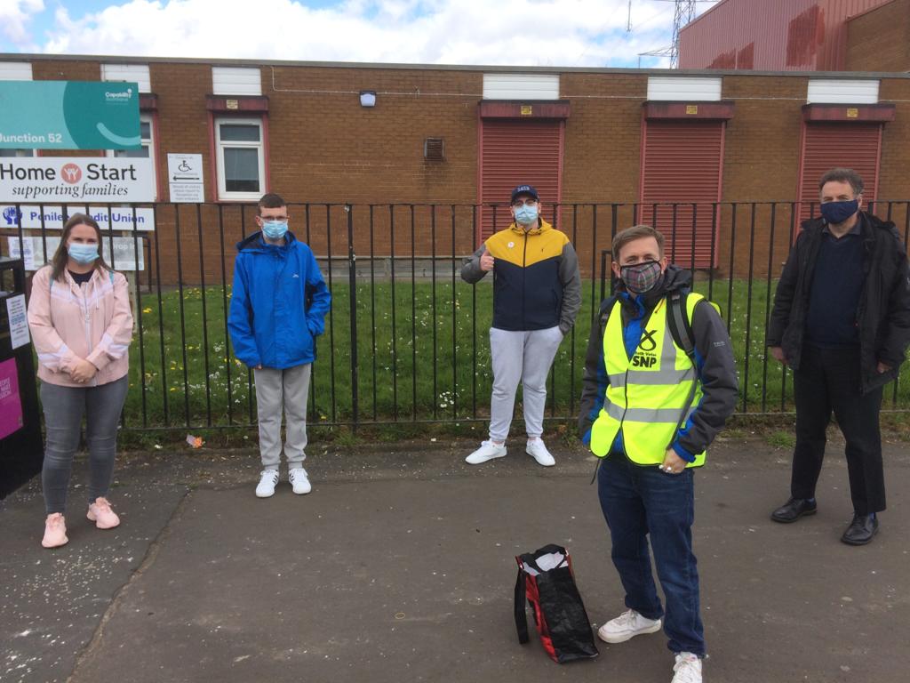 HumzaYousaf's tweet image. Thank you to wonderful Glasgow Pollok @theSNP activists. Such a good response from constituents, and lots of window posters going up too! 

We need to ensure our supporters cast #BothVotesSNP it will be the difference between minority and majority Government!
