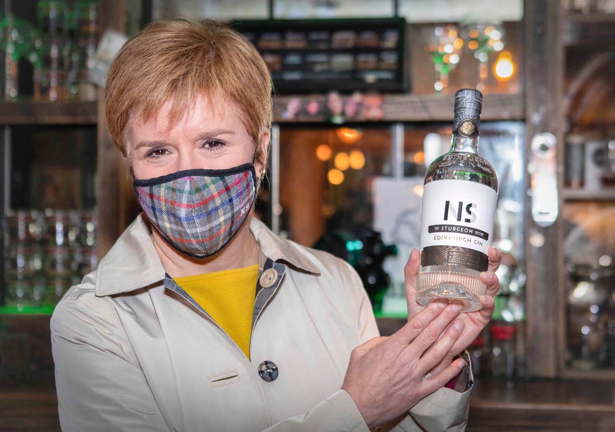 belperbarlow's tweet photo. Busy morning for @snp leader @NicolaSturgeon visiting the Maytree Cafe, @EdinBookshop and @Edinburgh_Gin on the election campaign trail in Edinburgh :: #Election2021 #SP21 #ScottishElections2021 #Edinburgh #Scotland #paimages https://t.co/eyaYnl7Lng