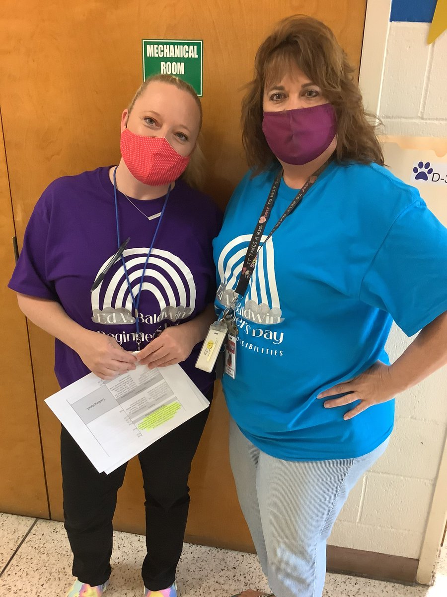 EdVBaldwin's tweet photo. Beginner’s Day fun! “A rainbow of possibilities.” 🌈 #baldwinstrong #beginnersday @CCSSuptConnelly @CCSElemEd https://t.co/JewdXT94ru