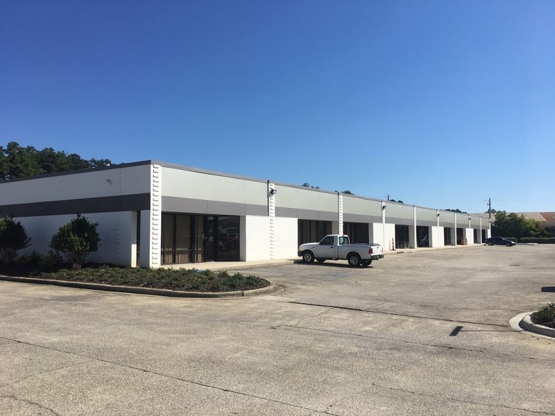 Today's #FlashbackFriday is from our work at Commerce Square in Irondale, AL. This #Omegalite system was a great match for this façade and we can do the same for you! Contact us today to learn how to get a sweet wall panel system of your very own.