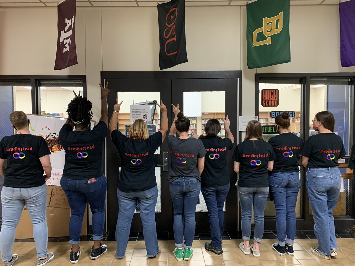 TheLoudLibrn's tweet photo. We celebrated neurodiversity in the library today by reading about ground-breaking scientist and animal lover Dr. Temple Grandin! 📚🐮❤️ #LETSCelebrateDiversity #YOUBelongInMesquite #RedInstead #AutismAcceptanceMonth @letmisd https://t.co/L2fzU6mkJQ