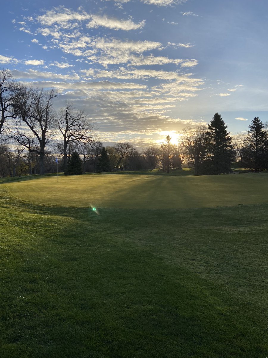 Come on out this weekend and enjoy the beautiful weather! Call now to book your tee time! 507-537-1622