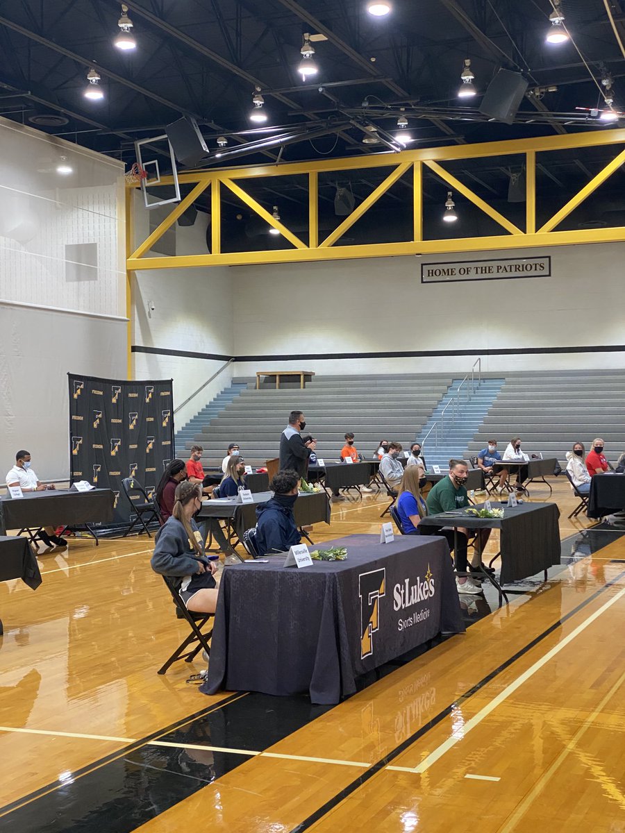 Congratulations to the 32 student athletes honored at the FHS athletic signing day! ⁦@LaurieSage3⁩ ⁦<a href="/basdfhslaporta/">Mike LaPorta</a>⁩ ⁦<a href="/BethlehemAreaSD/">BASD</a>⁩