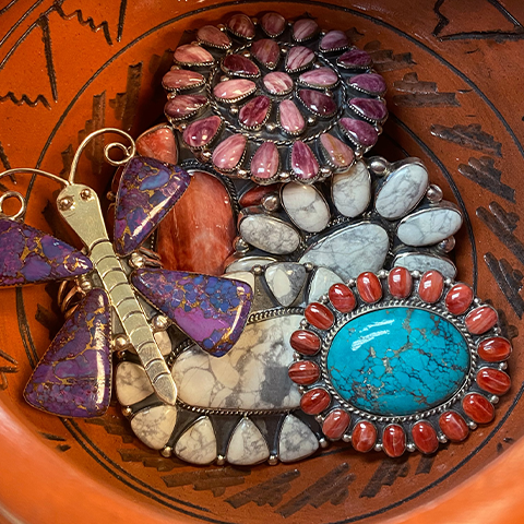 #HOTITEMS
Statement rings are a must-have for any outfit! With so many colors and styles we have everything to make your perfect outfit!

☝ Tap To Shop Similar Items
Or shop our website: bit.ly/3paI2LE