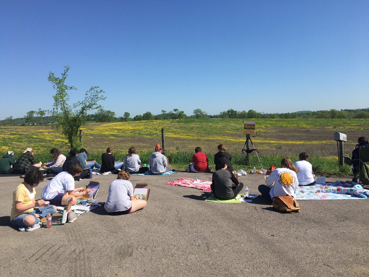 wcsSHSba's tweet photo. Plein Air painting on the @wcsSHS grounds! Amazing artists #NAHS #pleinair https://t.co/ro14HbHiQE