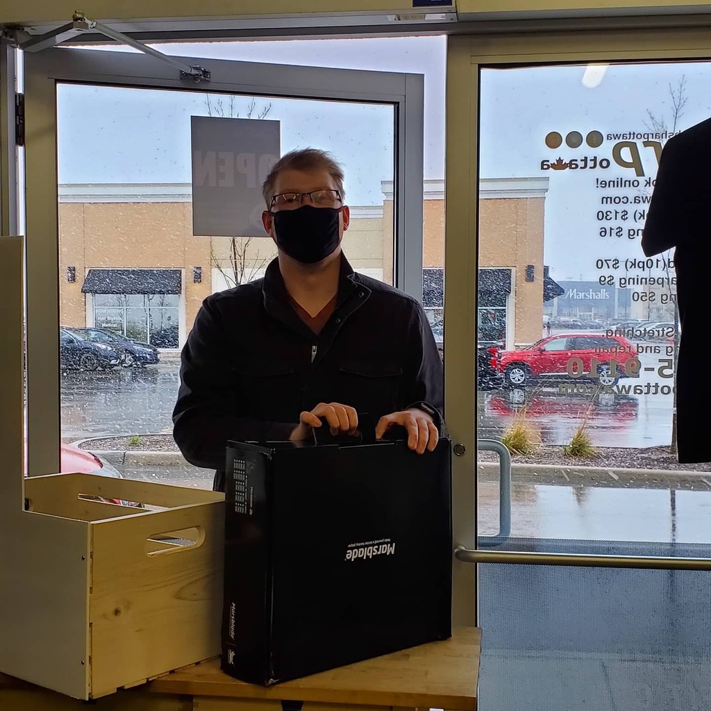 bsharpottawa's tweet photo. In true Canadian fashion, its snowing while we are sending @marsblade out into the world. We think @stuntmanstu had something to do with it #bsharpottawa #whyisitsnowing #bladegang #MyBarrhaven #marsblade #expertsknow https://t.co/cAE76kDQFd https://t.co/bIRUU5ZScG