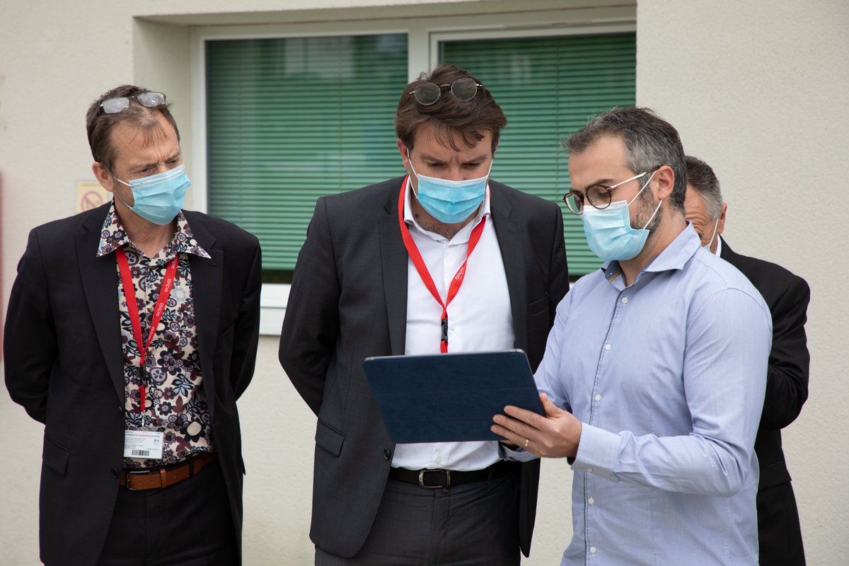 LimMetropole's tweet photo. #Innovation | Visite de @GipSilpc spécialiste de l'informatique hospitalière, structure de coopération et d'expertise des systèmes de santé.
➡️ 170 collaborateurs en France
➡️ services innovants et performants pour tous les professionnels de la #santé https://t.co/6zNYGQfl9q