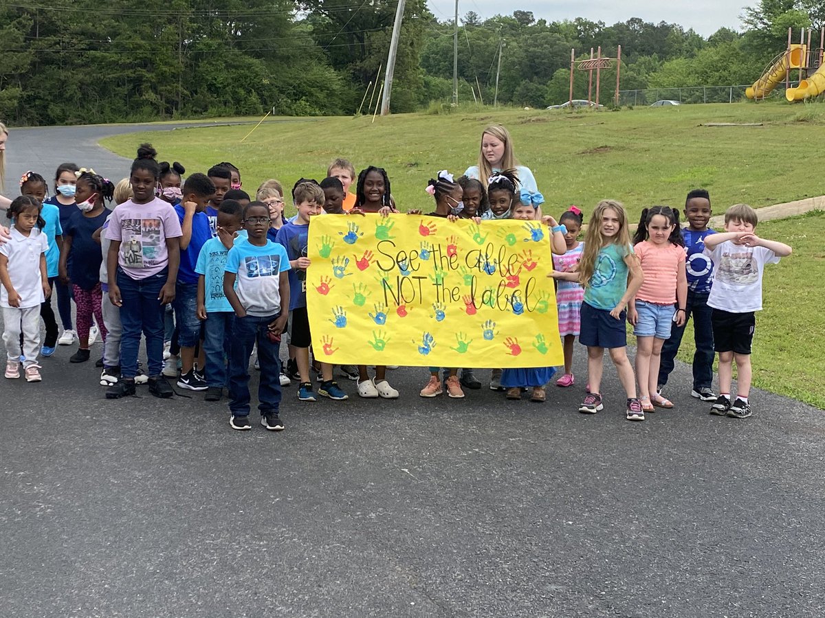 tim_gallahar's tweet photo. Great time judging the Autism Awareness Banners at Stemley Road Elementary School @stemleyroadelem @adrychat @mesdebby @TCBOE https://t.co/zcc3T6UDyV