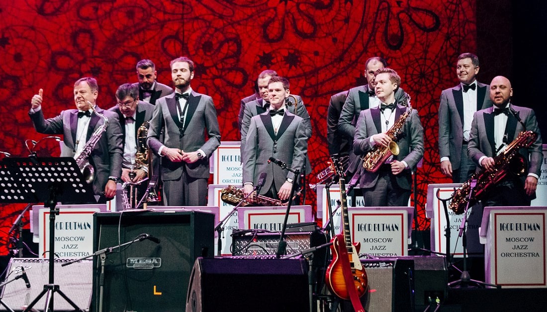 Russia's tweet photo. #JazzDay is reason to discover (if you haven't already!) Russia’s world-famous sax player Igor #Butman &amp; his jazz bands.

❗Don't miss Butman's performance at 2021 International Jazz Day event by @UNESCO! Watch live at upcoming midnight:

 🔗 https://t.co/pCWgkdggM5 https://t.co/YUNXe8GkDx