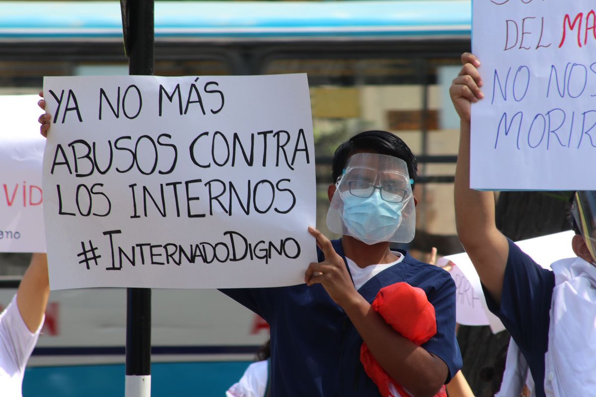 afoodizer's tweet photo. En memoria de nuestros compa��eros internos que murieron por COVID-19, se exige al @Minsa_Peru un #InternadoDigno con EPP’s, estipendio y seguro de salud. BASTA DE ABUSOS, defiendan a sus futuros profesionales de la salud. https://t.co/uRamMvoSks