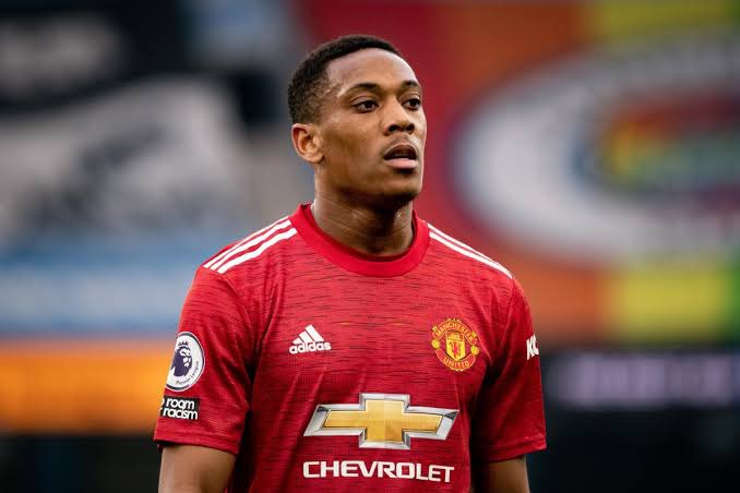 Which Striker is Better? 

Retweet for Kelechi Iheanacho 🇳🇬 
Like for Anthony Martial 🇫🇷 

#SOULEI
