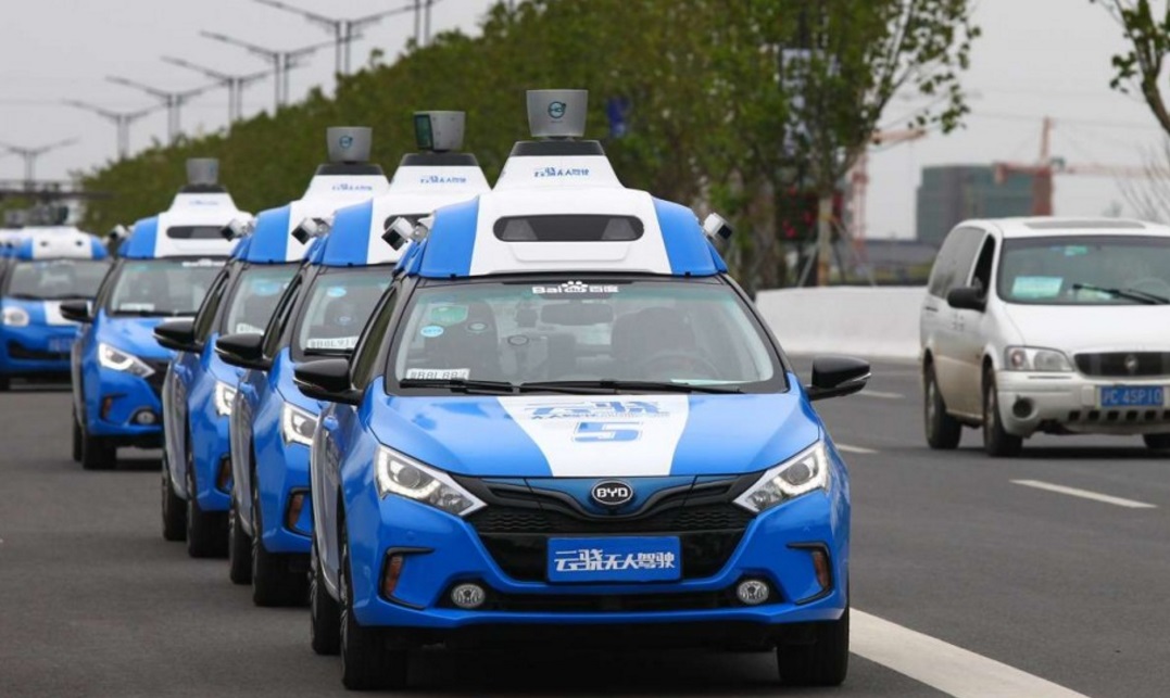 Маргаашнаас Бээжинд жолоочгүй такси үйлчилгээнд гарч байгаа гэнэ