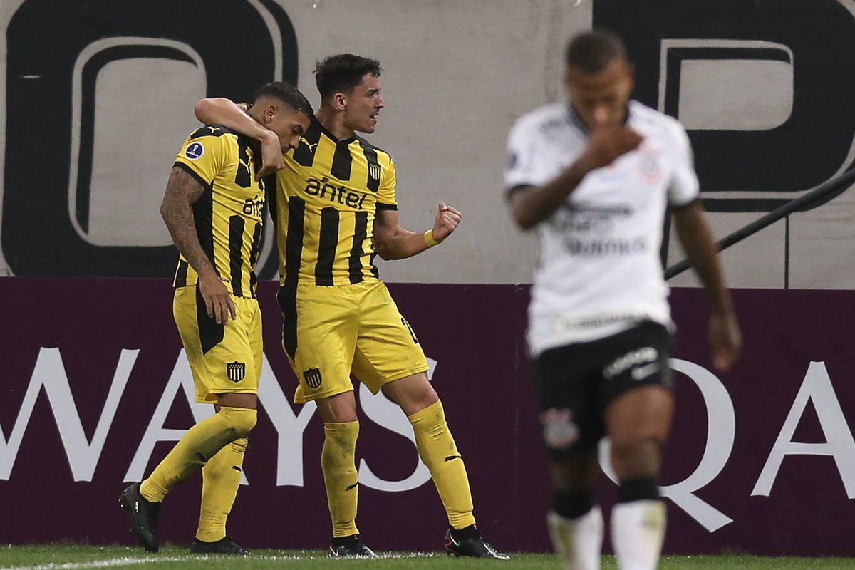 #Sudamericana | Peñarol ganó 2 a 0 frente a Corinthians en Brasil por Copa Sudamericana y quedó como líder de su grupo.

📝 <a href="/diegogrillo17/">Diego Grillo</a>
📷 <a href="/Sudamericana/">CONMEBOL Sudamericana</a>

Leer 📲nzredes.wordpress.com/penarol-2/