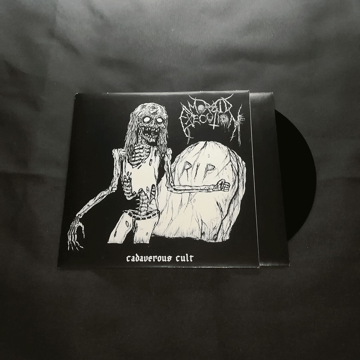 WarProd's tweet photo. #AvailableForSaleโ
โ
#MorbidExecution ๐ต๐ฑ "Cadaverous Cultโ 7"โ
โ
5โฌ + postageโ
โ
FFO #Throneum
โ
#WarProductionsโ
#SupportTheUndergroundโ
#Mailorderโ
#BlackMetalโ
#PolishBlackMetalโ
#Vinylโ
#Kvlt https://t.co/BiQ0no590s