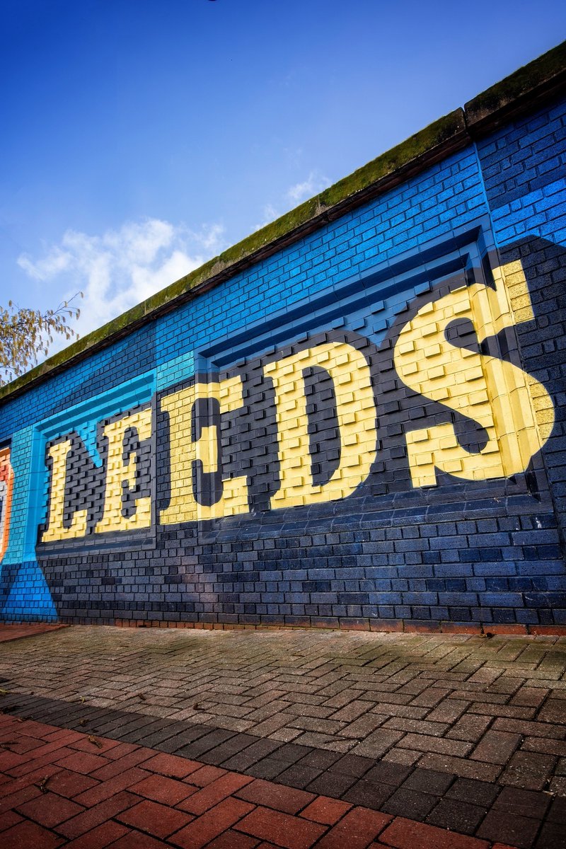 VisitLeeds's tweet photo. 5 reasons to head into Leeds city centre this weekend:
🍻 Outdoor dining   
🛍️ Shopping safely 
🎨  Street Art Trail 
☕ Catch up over a coffee   https://t.co/f2QGFzkBHq
🚗 And free parking too!   https://t.co/DLgiZassh7 

#ReDiscoverLeeds #VisitLeeds #Weekend https://t.co/S3roYwj0jA