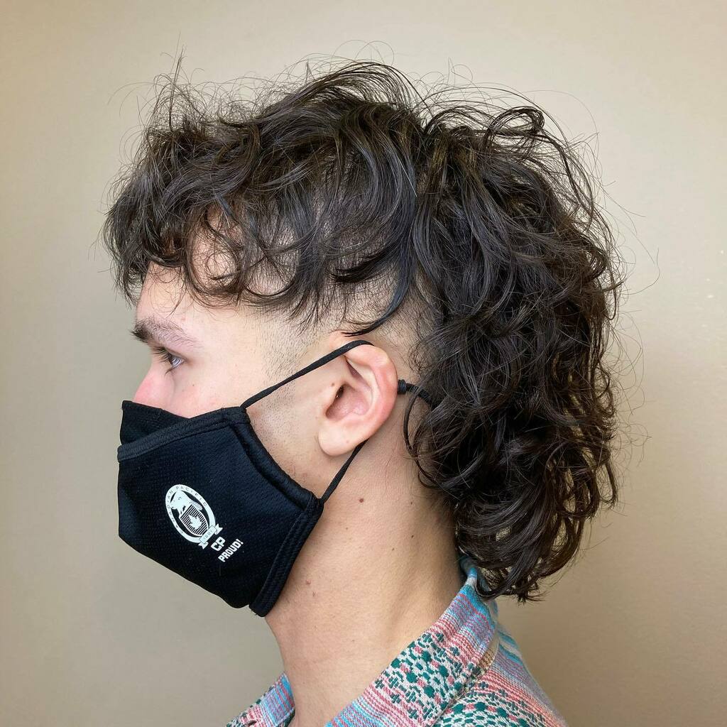 HeadlinesStyle's tweet image. What’s better than a curly mullet?

Cut + style: @alex_the_stylist_

#GreatDay

#headlinessalonandspa #headlinesyeg #yegdowntown #greatday #greatdayyeg #yeghairsalon #yegsalon #yeghair #yegmullet #yegdt #yeggers #yeg #aveda #lovekm #kevinmurphy #kmsessio… instagr.am/p/COTRaZogh68/