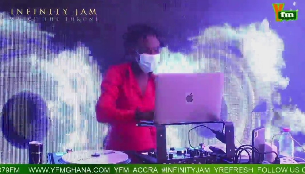 WhyAlwaysEkow's tweet image. #InfinitYjam @effthedj &amp;amp; @MzOrstin 💥💥💥💥