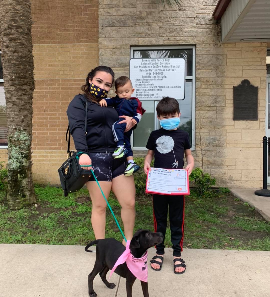 BTXBARCC's tweet photo. And another Angel Adoption out the door! 🤩🤩
Thank you to the Orosco family for adopting our Luke! 🐕🥰 
Luke now has 2 new best friends to play with, and a beautiful home to lounge around in! 🏡❤️ 
We still have 21 Angel adoptions left!🐾 https://t.co/wEqSnFhat9