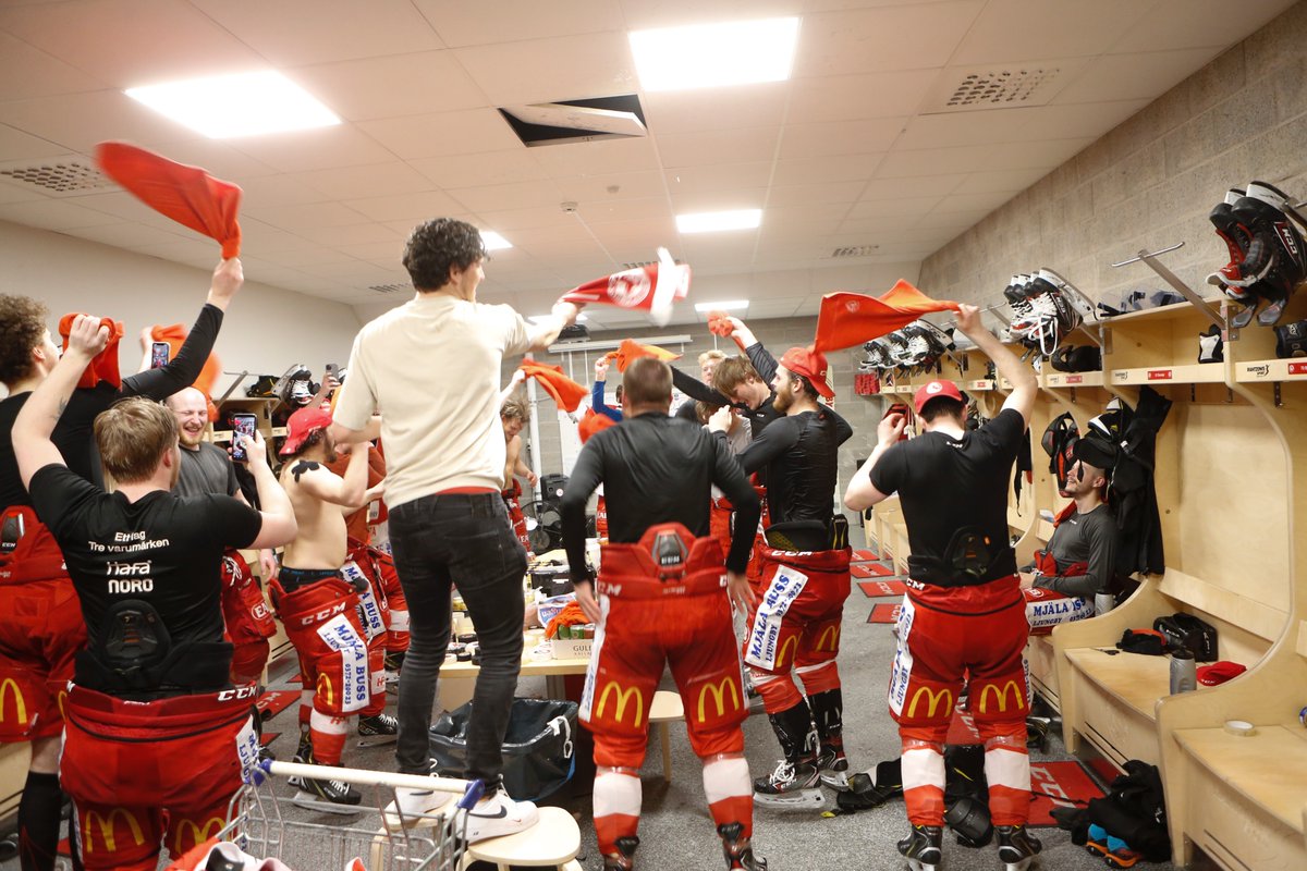GRATTIS <a href="/trojaljungby/">IF Troja-Ljungby</a>!
📷 Fredrik Skog, Frilansfotograferna 
#twittpuck #hockeyallsvenskan #sverigesmestunderhållandeliga