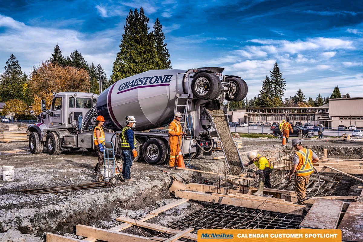 RevolutionMixer's tweet image. Let&apos;s finish out April with these unique 14-yard twin steer tandem Bridgemaster™ Mixers with FLEX Controls™ from British Columbia! We&apos;re proud to feature Graestone Ready Mix out of Langley in this year&apos;s calendar.
#McNeilusMixers  #FLEXControls #OperatorAssurance #ReduceTCO