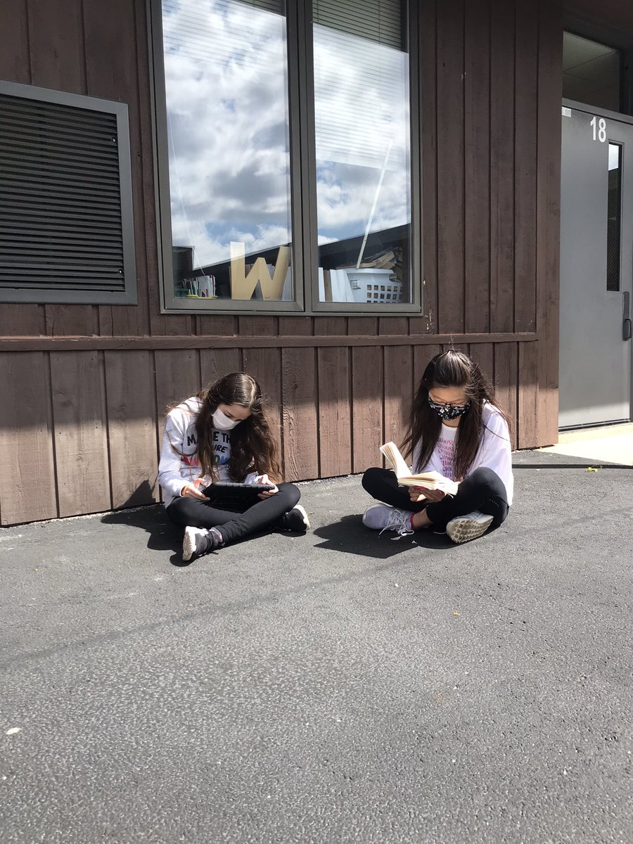 Keep calm and read on! #Proud2BD23 #SullivanRocks <a href="/D23Sullivan/">Anne Sullivan School</a> <a href="/PHSD23/">Prospect Hts. SD23</a>