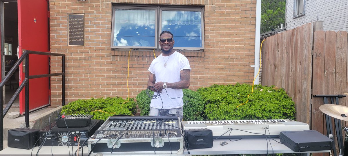 FeedTheHungryP1's tweet photo. It's time for the Community Cookout! Head on in for some free BBQ and stick around for some community fellowship! https://t.co/JWyjbfVoNv