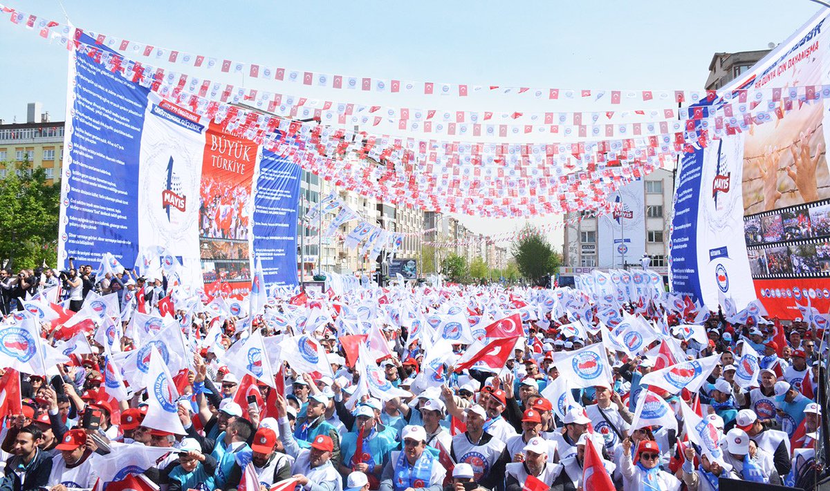 _aliyalcin_'s tweet photo. #1MayısMesajım 
Salgın bitecek
Meydanlar yine şenlenecek

Hak,emek,adalet mücadelemiz; sanalda,salonda,alanda,her ortamda devam eder,kesintiye uğramaz.

Sorunlar olabilir ama unutulmasın ki,umutlarımız/mücadele azmimiz sorunlardan daha büyüktür.

#MemurSen örgütlü/güçlü mücadele https://t.co/LQsakOV8BJ