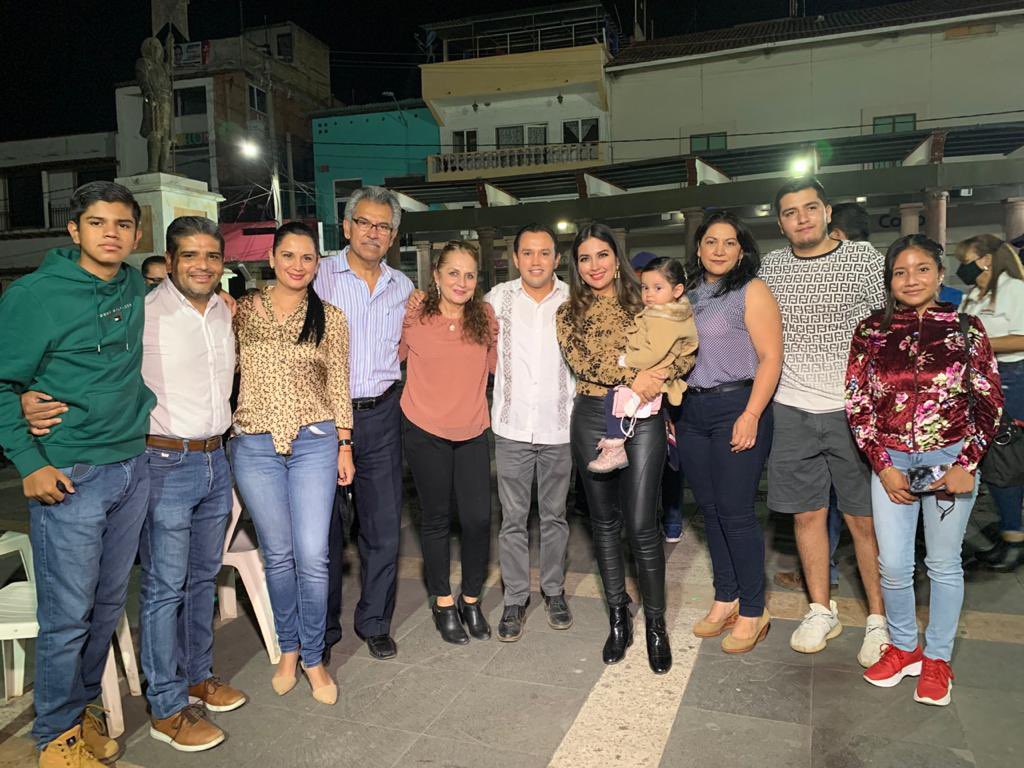 yady_lpz's tweet photo. Un gusto acompañar y formar parte de este movimiento de continuidad para nuestro bello municipio Tejupilco. @Anthony_Dguez #seguiremosjuntos https://t.co/DrGtNiNalH