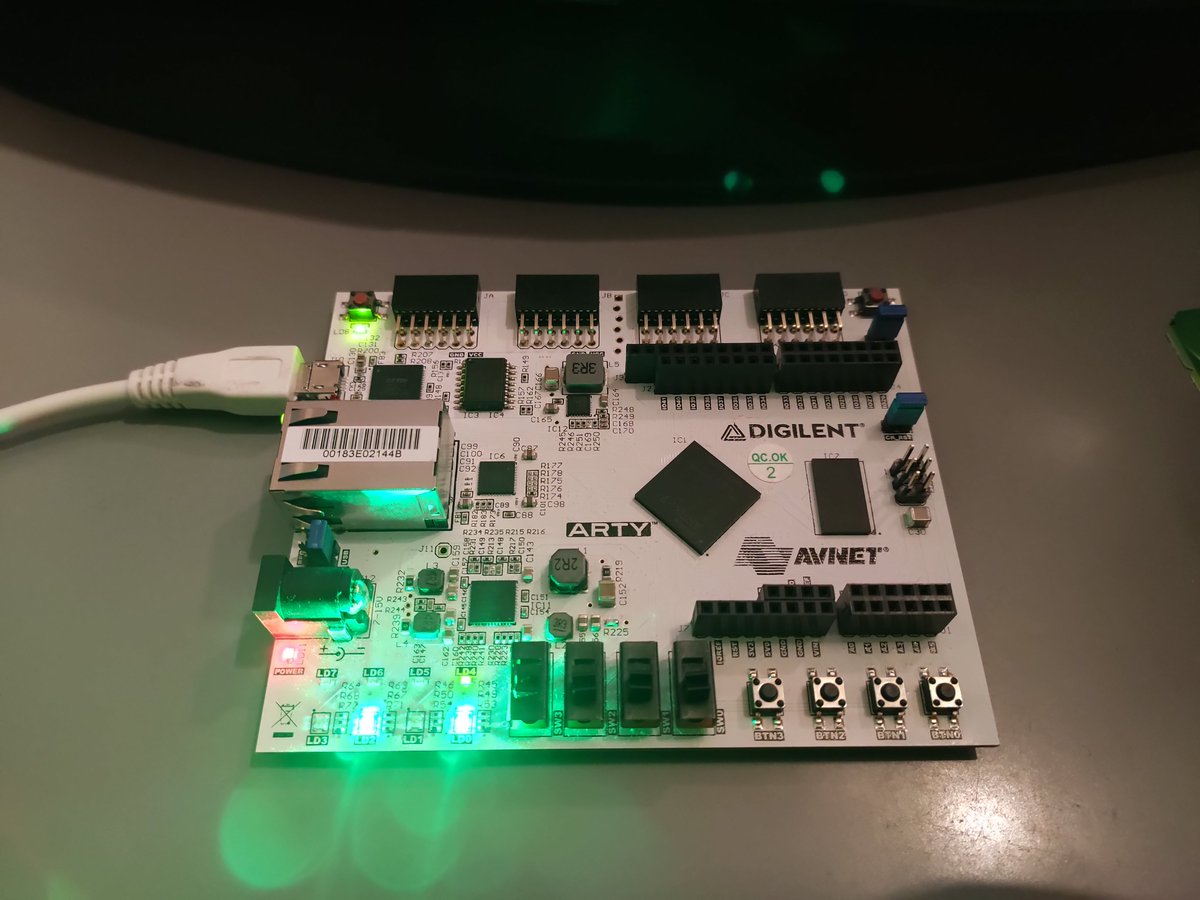 BitlogIT's tweet image. I&apos;ve tried #symbiflow for the first time.

It&apos;s beautiful... *wipes tear* #FPGA