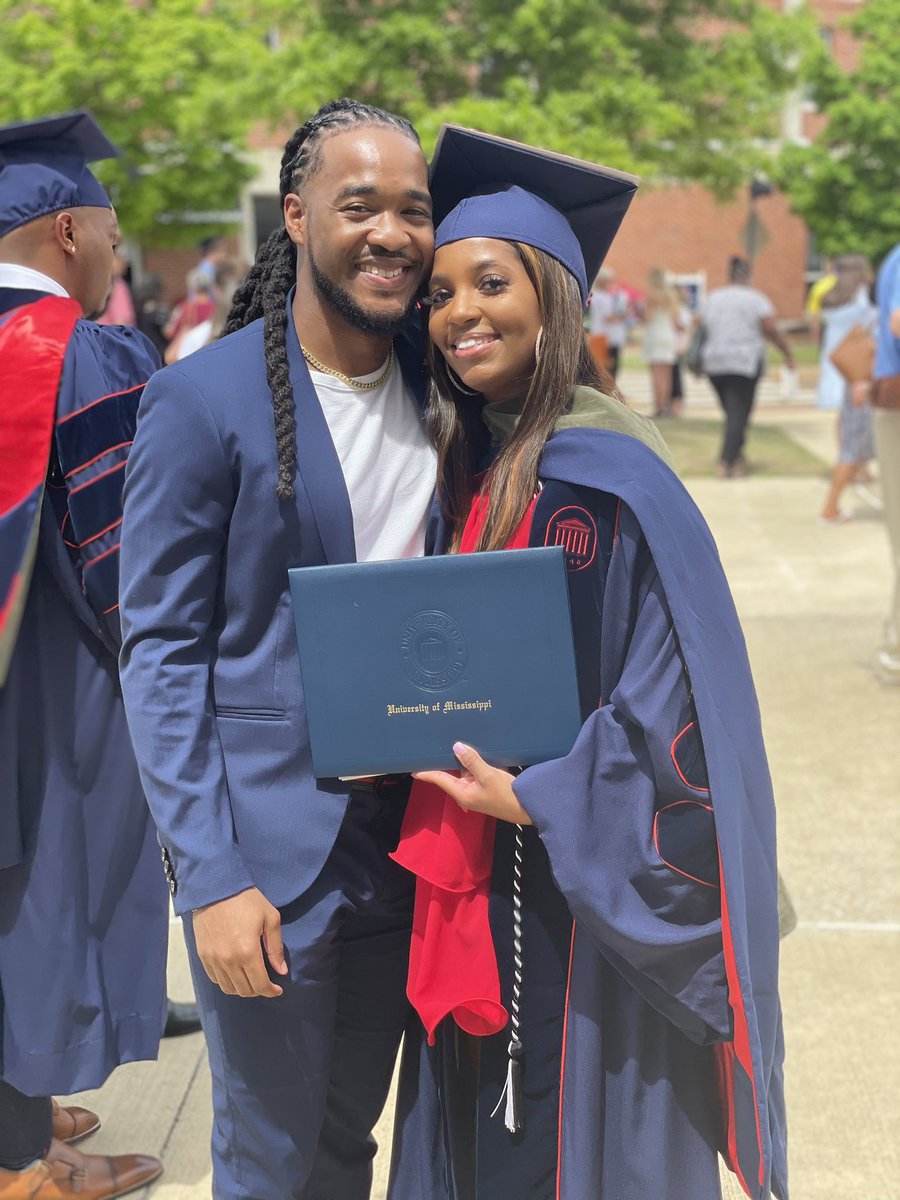 x__tasha's tweet photo. Doctor definitely has a nice ring to it🍾 - Natasha Lewis, PharmD https://t.co/VIg3IoLWkI