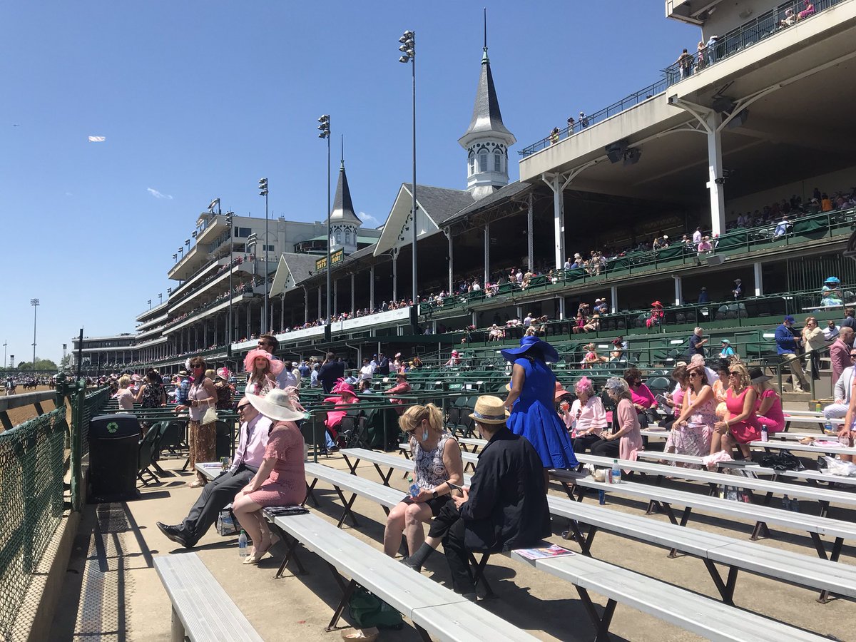 EveryDayWeekley's tweet photo. #wave3oaks in the books! I’m sunburnt, my feet hurt, and I’m starving... but man was that fun! https://t.co/9XatvIhTam