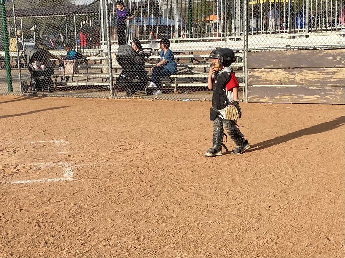 jvfiso's tweet photo. How adorable is a 6yo in catcher gear? 😍 #baseballmom #almost7 #Fiso3 https://t.co/n3AZNhOKAr