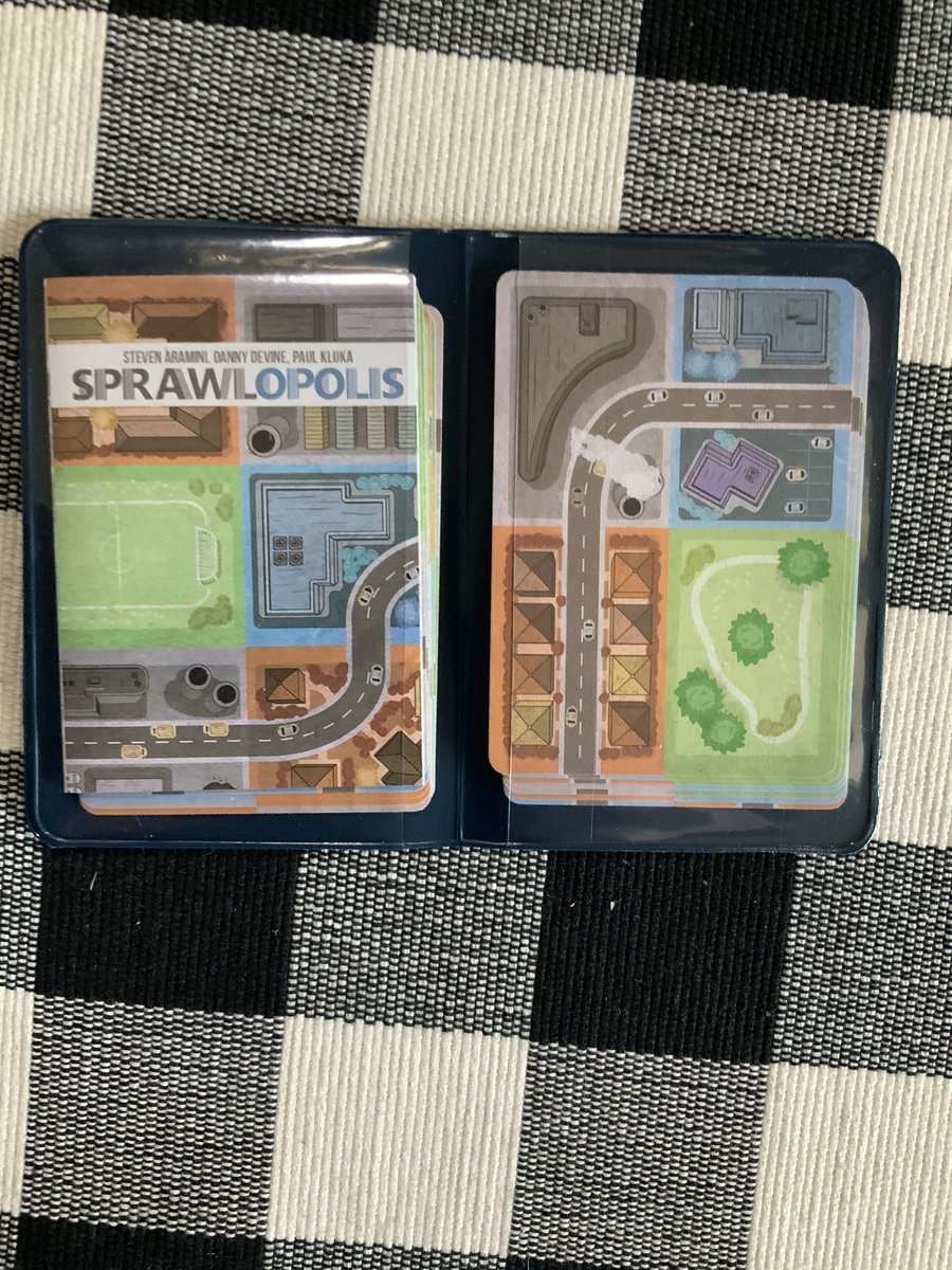 First is the wallet game SPRAWLOPOLIS, probably the most talked-about game from the great publisher  @buttonshy Games. It’s a solo game, and it is AMAZING how much gaming fun is in this tiny package. I did play this one several times, it’s addictive!6/