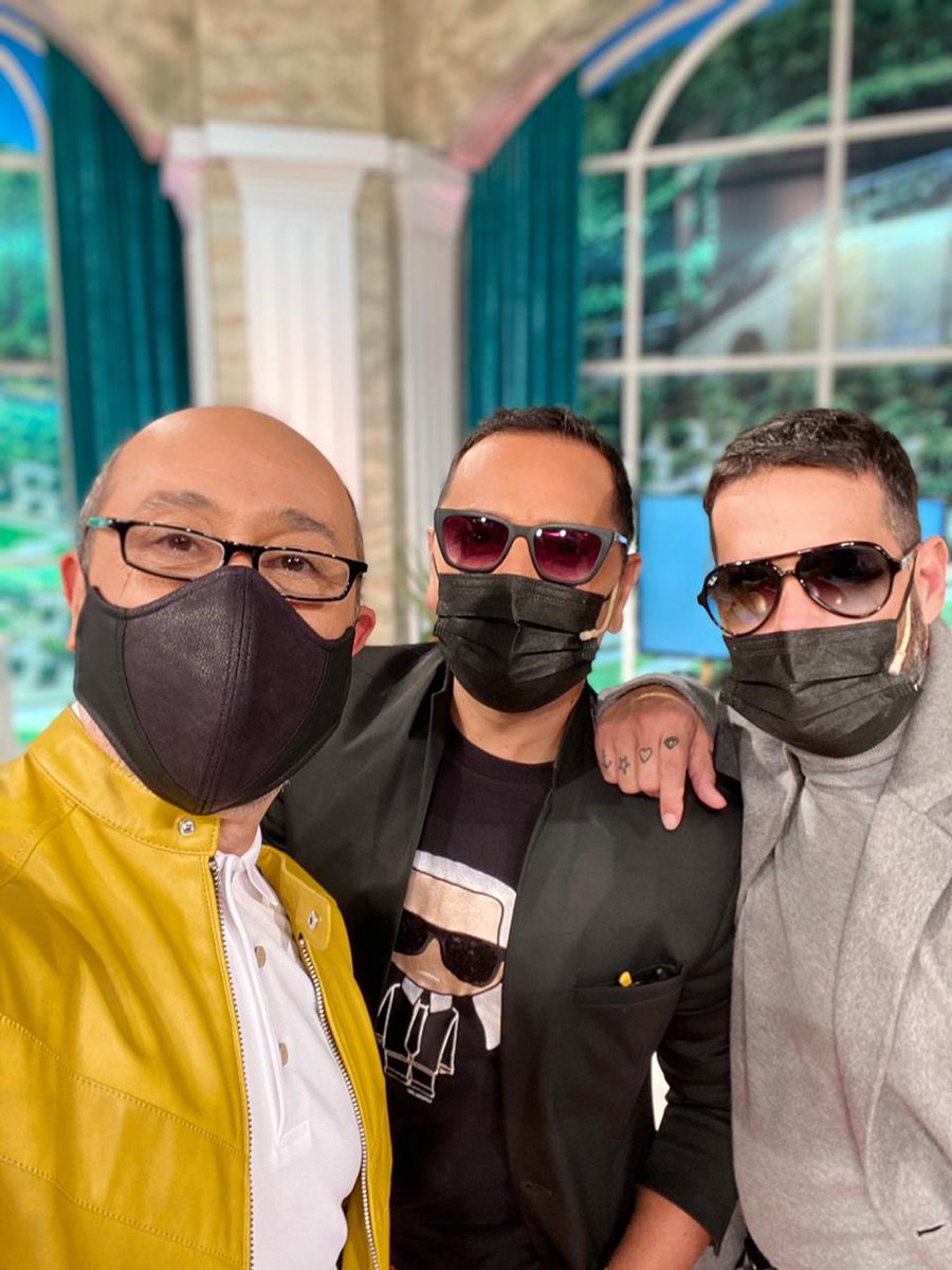 ¡Super team! En minutos arranca <a href="/LaJauladelaModa/">La Jaula de la Moda</a> para terminar la semana a puro glam!  <a href="/ciudad_magazine/">Ciudad Magazine</a> ! <a href="/claudiocosano/">claudio cosano</a> <a href="/famedinaflores/">Fabian Medina Flores</a> <a href="/mariancaprarola/">Mariano Caprarola 💚</a>