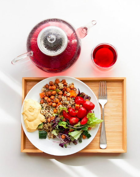As humans, we are geared toward habits that bring us comfort and convenience (something we all do!), but we can all get into a rut.✋This is me holding out my hand for yours to help you out of your rut! 

Visit ➡️ yummiyogis.com to learn more. 
📷 <a href="/KatherineCalnan/">KatherineCalnan</a>