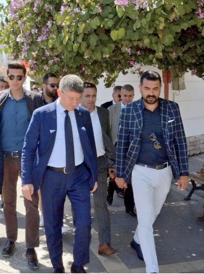 sukrugeyikci's tweet photo. Ak Parti Genel Merkez Teşkilat Başkanlığı Doğu Anadolu bölge koordinatörlüğü görevine atanan birlikte uzun yıllar görev yaptığım  önceki dönem il Başkanımız @avfikretyeni ağabeyime yeni görevinde muvaffakiyetler diliyorum. Hayırlı olsun. @omerrcelik @erkankandemir https://t.co/3uioFQUGfU