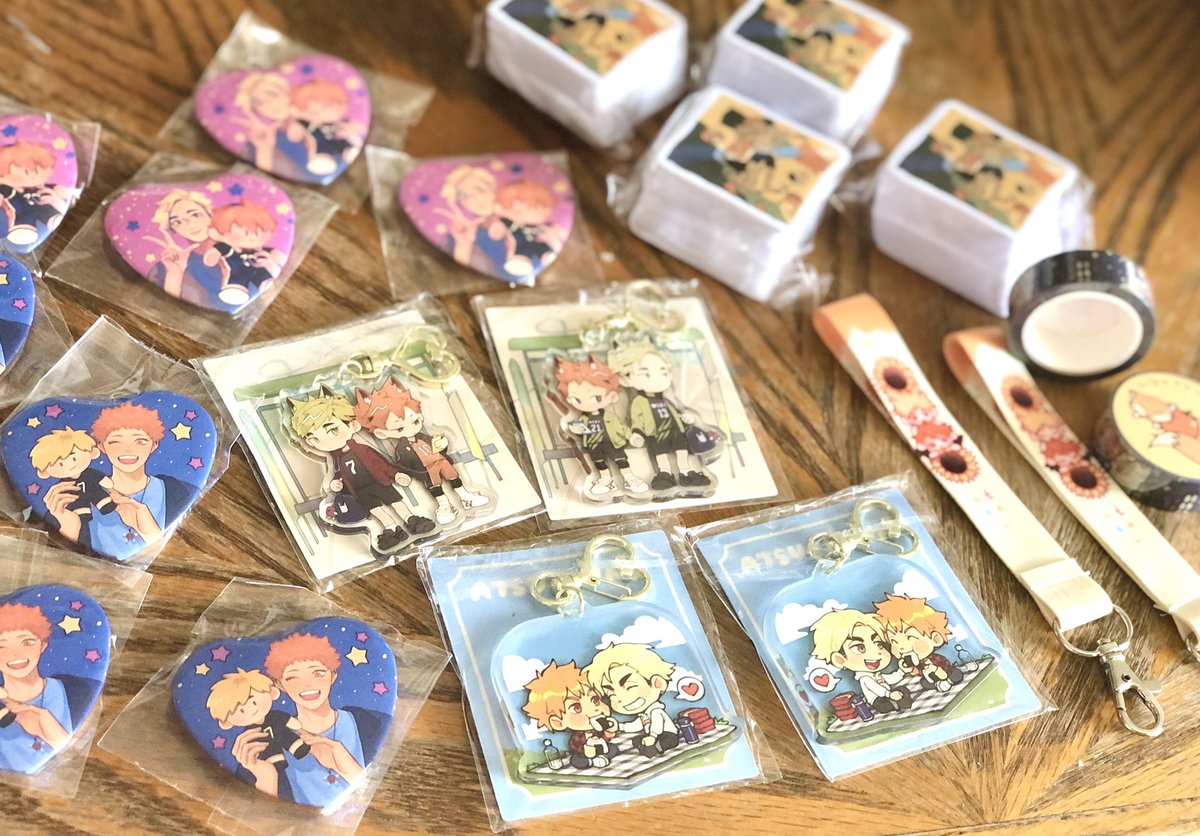 AtsuhinaZine's tweet photo. 🍊Production Update☀️
Some more merch items have arrived today! So many little Atsuhinas 💛✨

Heart buttons: @shrinpus, @_geummi | Charms; @naiivu_u, @56ghostship | Stickers: @piplumpy | Lanyards: @oolongteay | Washi tape: @koucheese https://t.co/blZpYkU9QX