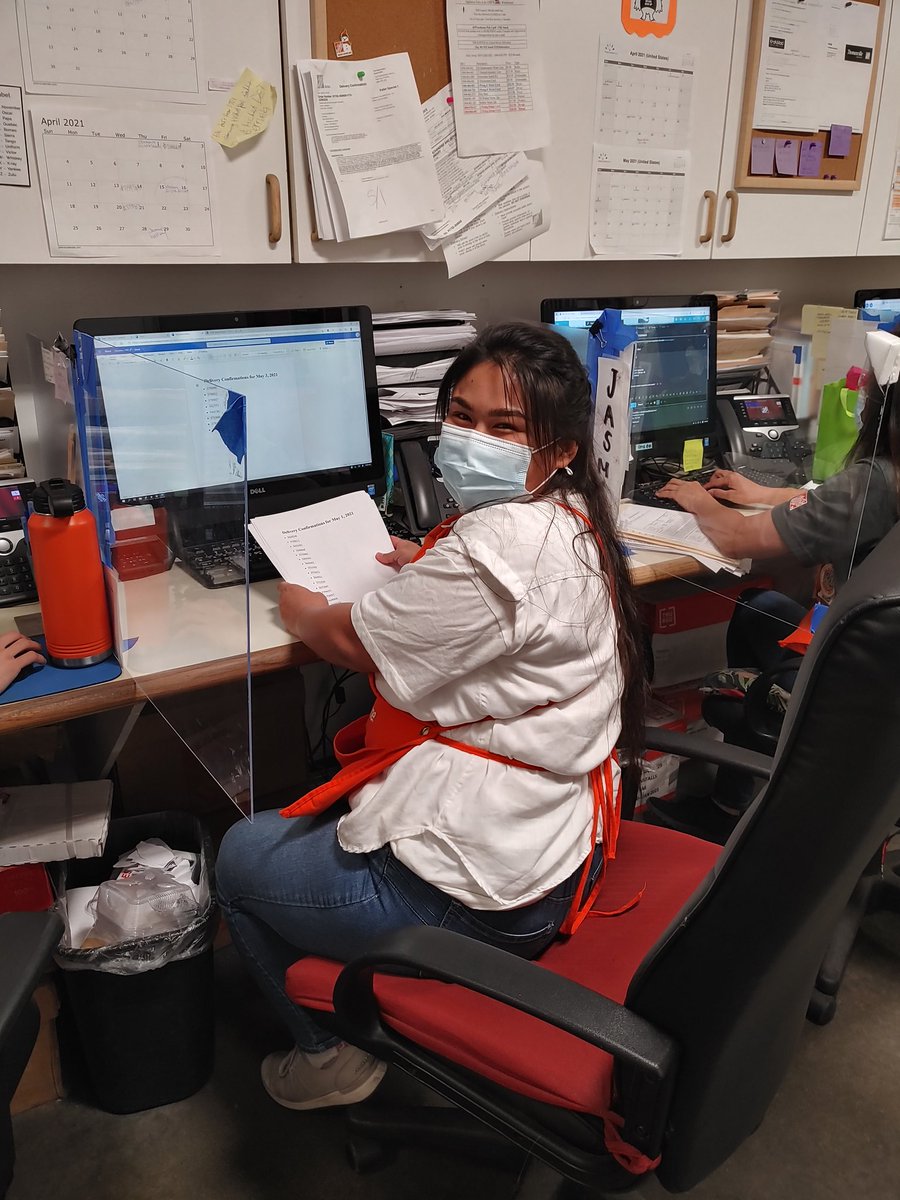 lgrichloos's tweet photo. The unsung heroes of @HomeDepot goes to the Customer Order Specialists (COS)! Jasmine provides exceptional service to the @LGUS appliance sales process (selection, sales, satisfaction) @HomeDepotHawaii #LGUS #ApronApril #HomeDepot1702 @YvonnePascua1 @juliekea @LGRobertRamirez https://t.co/Smqsp8XYuB