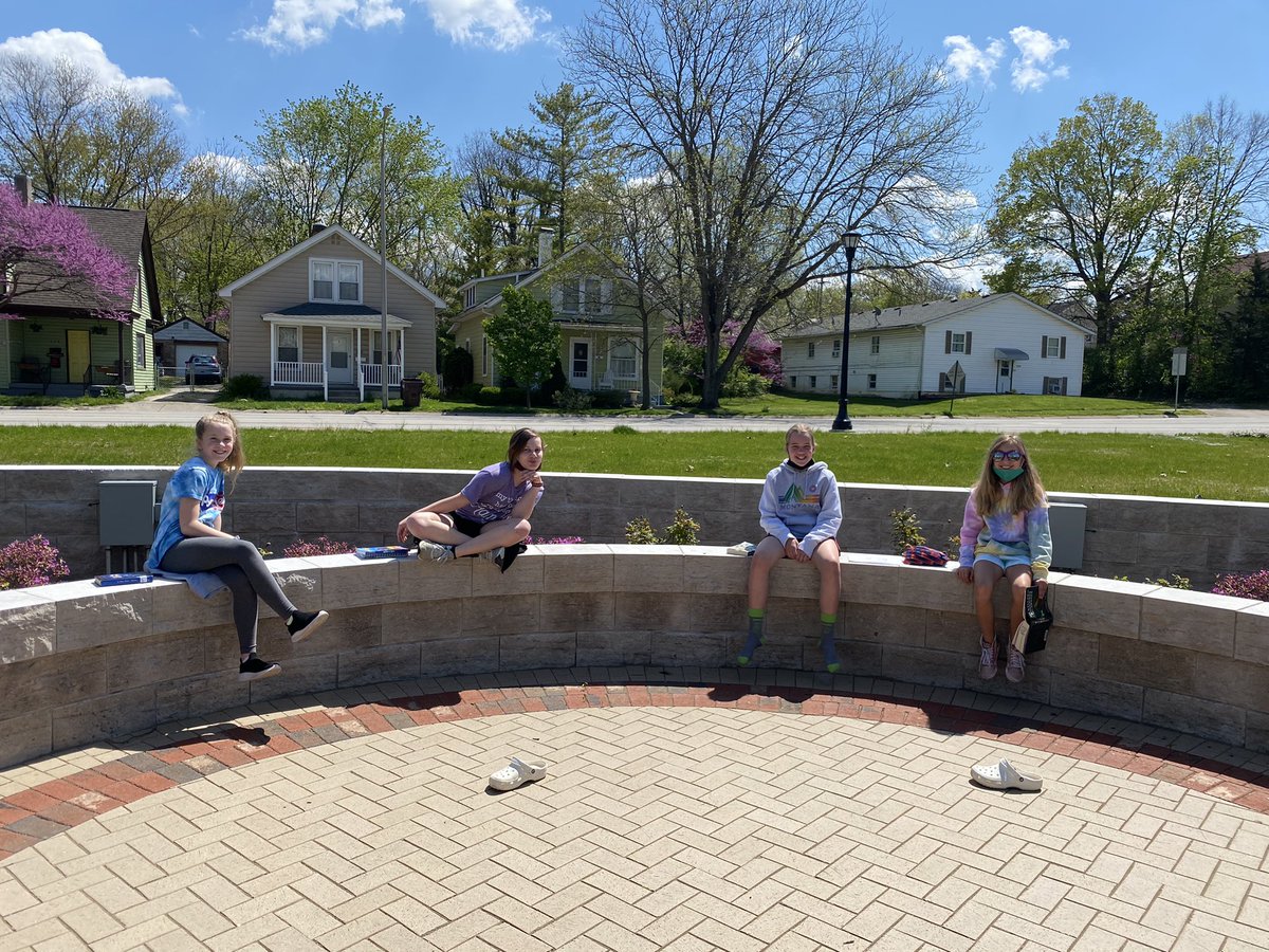 Megan Riva tweet media