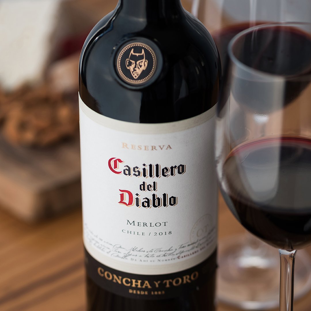 ¿Maridaje perfecto para esta copa de Merlot? 🤔