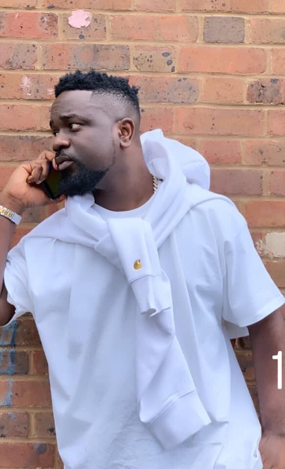 iPrincegh_'s tweet photo. This man ryt here is the #GreatestRapper ✊ Sikan ano awu koraa nu..... igo still kill... Highest #NoPressure @sarkodie https://t.co/7yFYmAYXz0