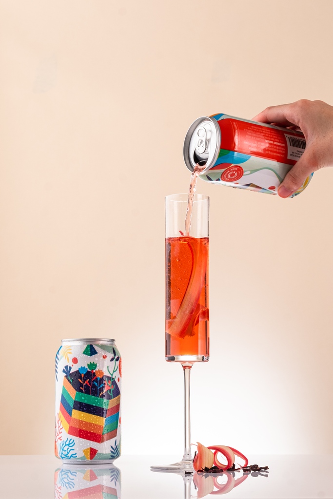 If you were looking for the perfect #HappyHour cocktail, look no further! Our Pink Gin &amp; Soda w/ Raspberry &amp; Bitter Orange is the perfect combination of tart &amp; naturally sweet that will keep you &amp; your tastebuds happy 😋⁠⁠
⁠⁠
⁠⁠bit.ly/3caxmbH
⁠⁠
Art: <a href="/fwdead/">FAMOUS WHEN DEAD</a>⁠⁠