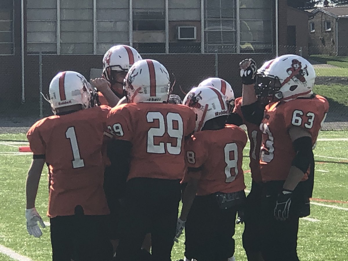 CSMwife1996's tweet image. 🧡🏈🖤 #represent #WeAreMassillon #NFLfun