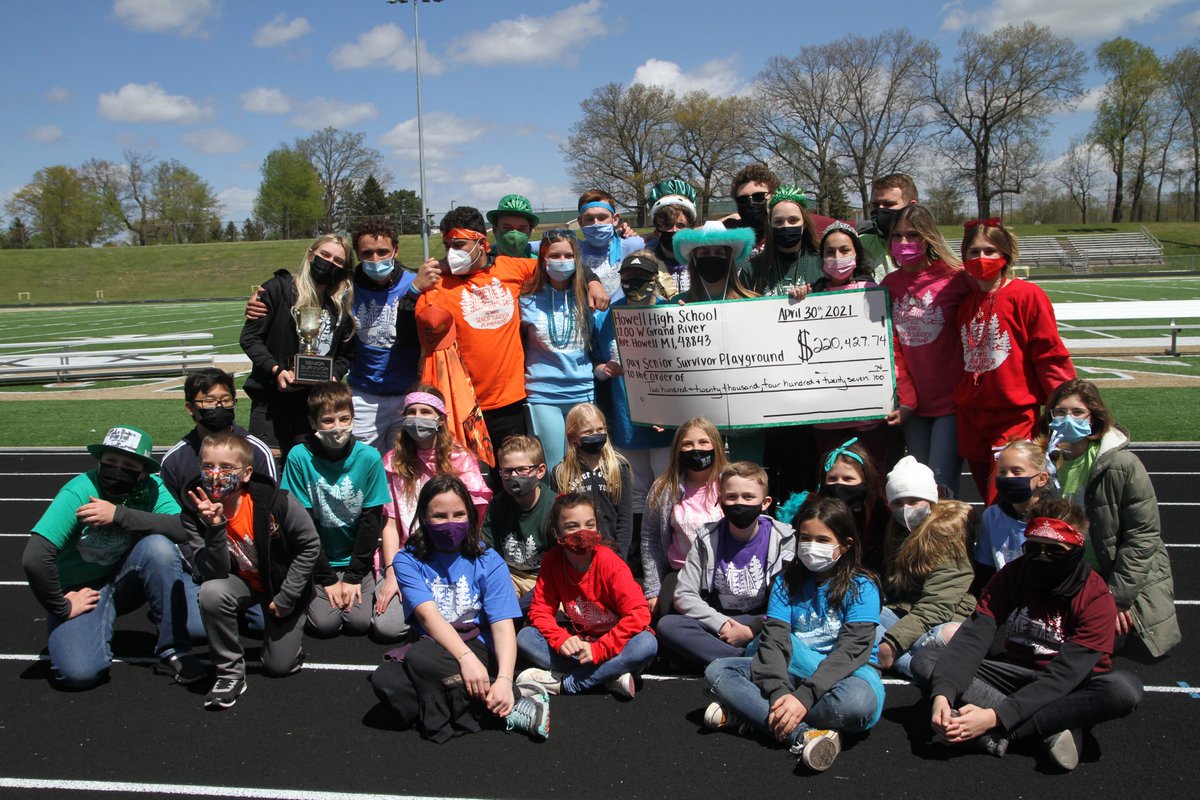 sharyntormanen's tweet photo. A new @HowellSurvivor record: $220,427.74 raised for an all inclusive playground for the entire community! 
💚💛💚
#OneHowell #ProudToBeAHighlander
And @morganpasini is the Ultimate Survivor! https://t.co/6Z3DfMu8SG