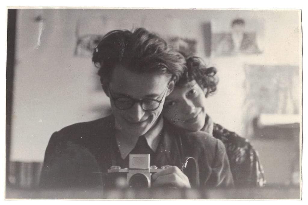 literlandweb1's tweet image. "Cuando somos sensibles, la cercanía con la presencia humana nos sacude, nos alienta, comprendemos que es el otro quien siempre nos salva. Y si hemos llegado a la edad que tenemos, es por que otros nos han ido salvando la vida, incesantemente".
"La Resistencia", Ernesto Sabato