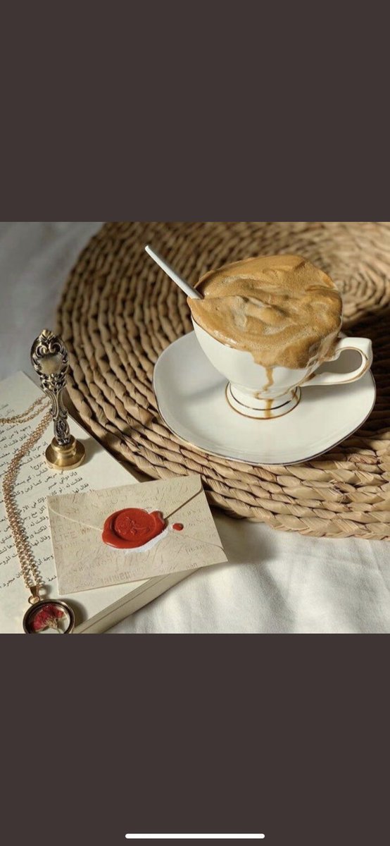 أعيش بك بس ساعة من لذيذ الوصال
تسوى جميع الليالي كلها .. من إلى :)